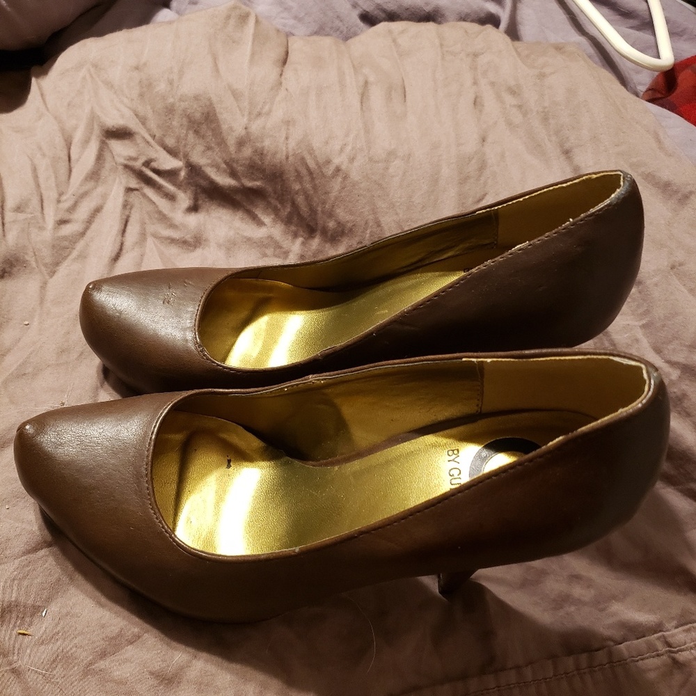 Heels - Picture 2 of 4
